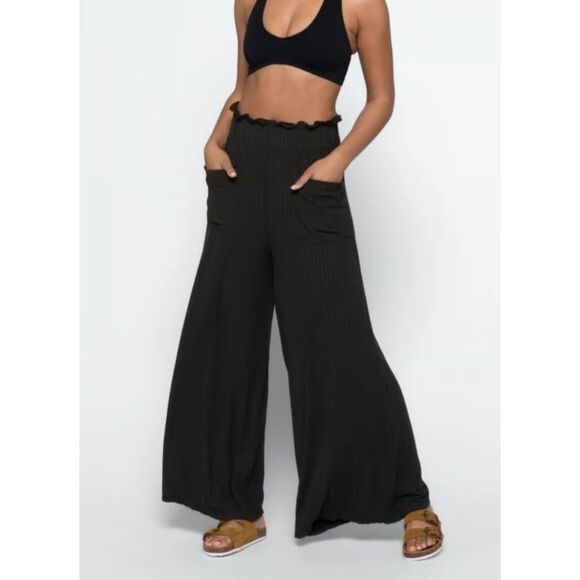 FREE PEOPLE FP MOVEMENT BLISSED OUT WIDE LEG PANTS - BLACK Ribbed Size XS Yoga - Picture 1 of 6
